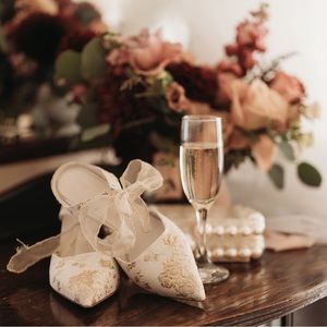 Something Bleu Elvis Mules Size 7, Ivory